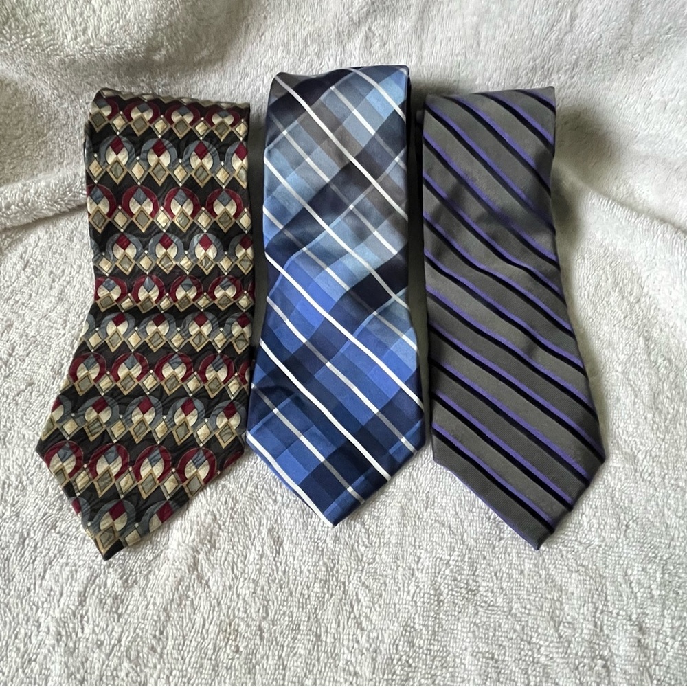 Men’s Neck Ties  Lot Of 3 100% Silk Geoffrey Beene Van Heusen Calvin Klein Used